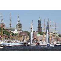 4550_3745 Schiffe zum Hafengeburtsag an den St. Pauli Landungsbrücken. | Hafengeburtstag Hamburg - groesstes Hafenfest der Welt